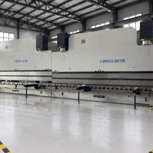 Large-tonnage electro-hydraulic servo CNC bending machine